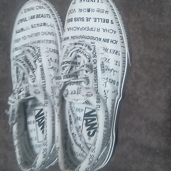 Vans - Picture 2 of 6